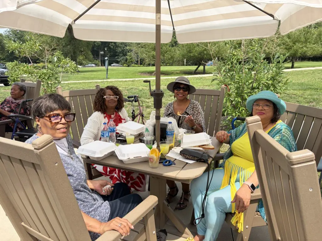 Photo cookout ladies | McGregor PACE